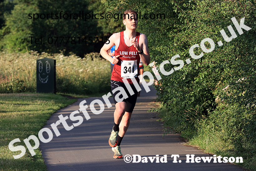 The 2025 Tynedale Pie n Peas 10k Road Race, Ovington to Low Prudhoe, Northumberland. Photo: David T. Hewitson/Sports for All Pics